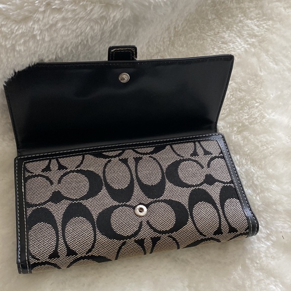 SALE❗️💝COACH Wallet in Signature Canvas with checkbook holder💝 - Picture 4 of 14